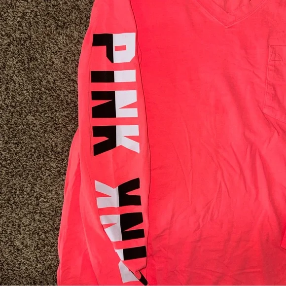Like New PINK Victoria's Secret V-neck Long Sleeve - Picture 4 of 4